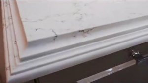 Столешница на кухню из искусственного камня под мрамор