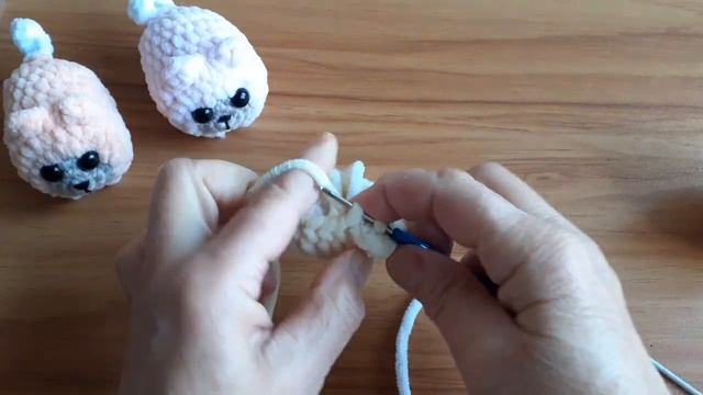 Котик из плюша.