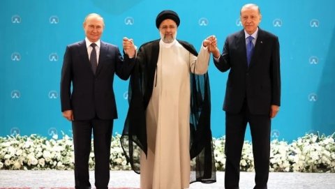 Этой ночью в Тегеране завершился саммит президентов России, Турции и Ирана.