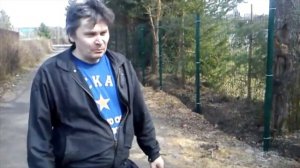 Забор и зеленой сварной сетки