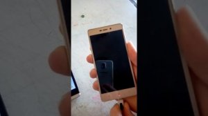 Xiaomi Redmi 3S не включается экран. вообще не включается телефон.