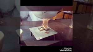 Выпаривание соли из воды.