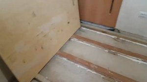 КАК СДЕЛАТЬ ПОЛ ИЗ ФАНЕРЫ ПО ЛАГАМ ПОДРОБНАЯ ИНСТРУКЦИЯ. Ремонт комнаты своими руками. #1