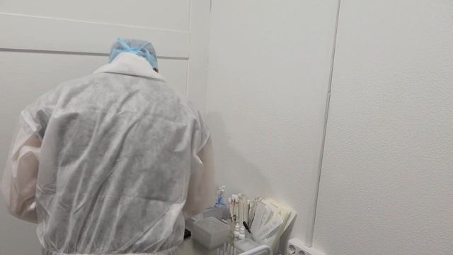 ПЦР-тест без очереди. Посмотрели как работает лаборатория в Национальном аэропорту Минск
