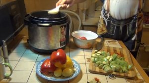 Вкусное овощное соте с баклажанами и кабачками в мультиварке-скороварке Redmond RMC-PM380.