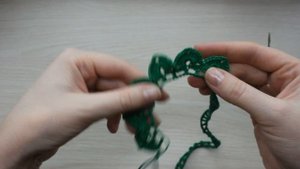 Вязание крючком. Урок 33 - "РОЗА С ЛИСТОЧКАМИ"