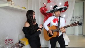 СЮРПРИЗ НА ДЕНЬ РОЖДЕНИЯ|КАК УДИВИТЬ ДЕВУШКУ|ЗАЖИГАТЕЛЬНЫЕ МЕКСИКАНЦЫ ПОДНИМАЮТ НАСТРОЕНИЕ