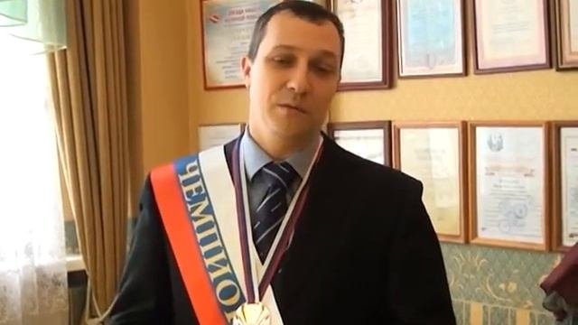 Глава Администрации Вяземского района И.Демидова поздравила вяземского гонщика А.Куприянова