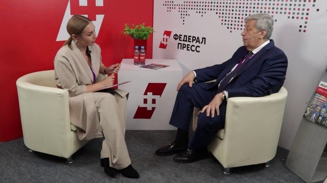 “Мы бы хотели жить в теплых домах”: Аркадий Чернецкий об архитектурных трендах Екатеринбурга