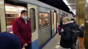 Обзор станция метро "Пражская".
