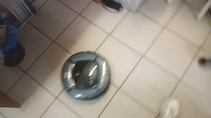 ? Робот пылесос Midea VCR16 выключается. Ремонт.