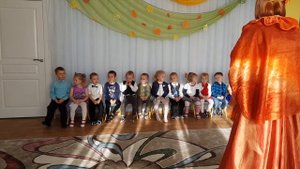 Утренник в детском саду, День Матери