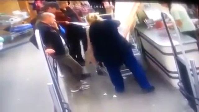 уронила баллон с монтажной пеной))))) смотреть онлайн