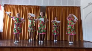 Народный танец " Я на печке молотила'