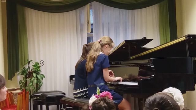 Саша Максимова и Маша Белова Дуэт. Джаз. 6 класс