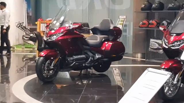 Honda CB1100. 1100c engine cruiser bike review - Urdu