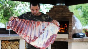 Говяжьи ребра в дровяной печи. Делюсь проверенным рецептом.