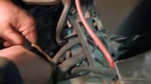 VW-TIGUAN-ЧИСТКА КЛЕММЫ МАССЫ НА КУЗОВЕ