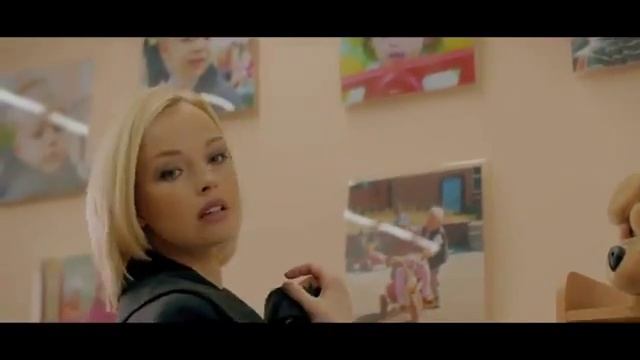 Мама за руку возьмёт смотреть онлайн