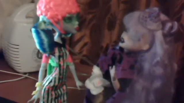 Видео с веб-камеры. Дата: 28 ноября 2013 г., 1:29. смотреть онлайн