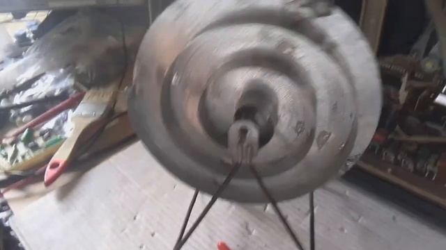 Раскрутка спирального диска с помощью шарика... смотреть онлайн