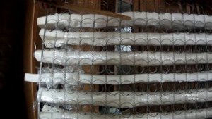 РЕМОНТ МАТРАСА. Протягиваем поролон между пружин..