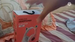 UNBOXING AND REVIEWING WIRELESS HEADPHONES CAT EAR