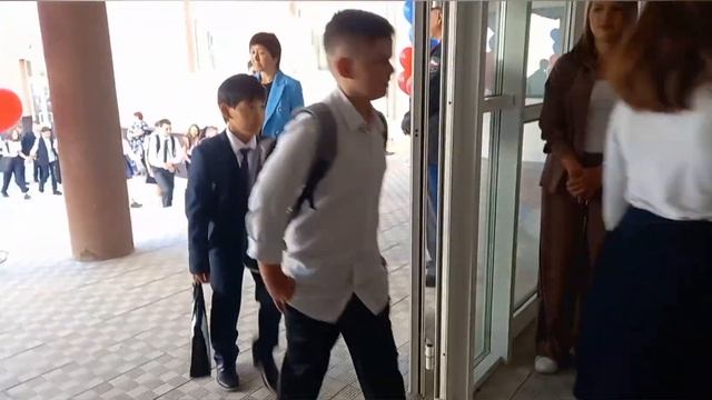 Здравствуй школа! МОАУ "СОШ 11 им.Е.А.Никулина" г.Оренбурга смотреть онлайн