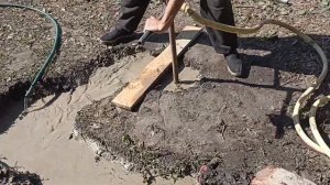 Пробурили ручным гидробуром под 50мм. ПНД-трубу.