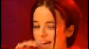 Alizee_-_Moi..._Lolita_(live).mpg