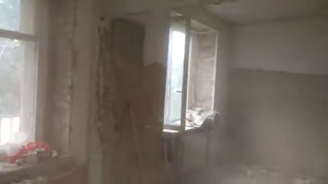 Как чистить старые потолки при помощи болгарки с насадкой. смотреть онлайн