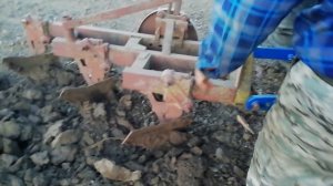 ПАХОТА НА Т-40. Настройка самодельного плуга. Как отрегулировать плуг.