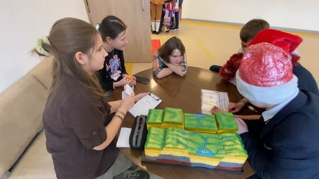 Новогодний карнавал 2024 на Новаторов, 22а смотреть онлайн