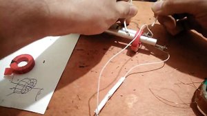 БЛОКИРУЕМ МАГНИТНОЕ ПОЛЕ:ЭКСПЕРИМЕНТ