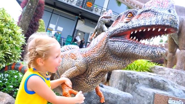 парк гигантских динозавров