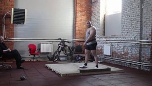 Толкание ядра, тренировка Дениса Ананьева с Андреем Михневичем ч 1