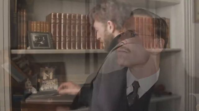 Доктор использует девушек ,говоря им то что лечит их смотреть онлайн