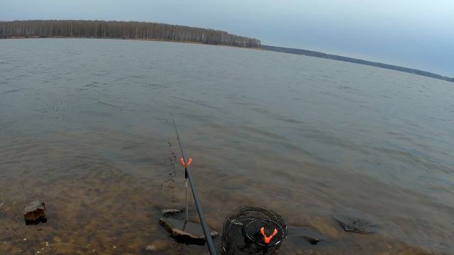 в поисках весеннего карасика, посетил набережную ДВХ смотреть онлайн