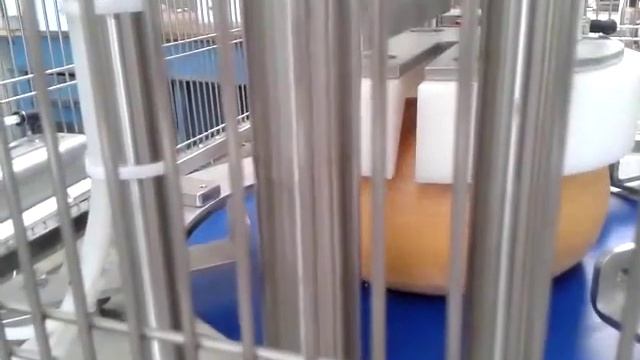 Полуавтомат PR01 для нарезки круглого сыра на сегменты с фиксированным весом смотреть онлайн