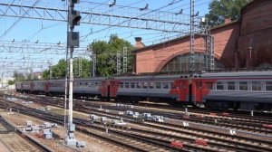 Электропоезд ЭТ2М-112 отправляется с Ленинградского вокзала