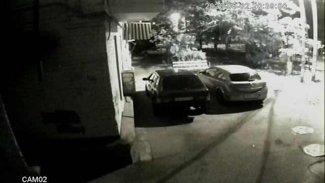 Сливают бензин в Краснодаре в 50 метрах от уполномоченного участкового на Офицерской 43 в Краснодар смотреть онлайн