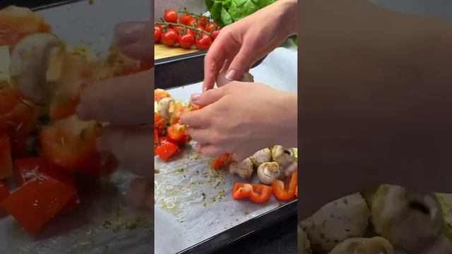 Салат с запеченными овощами и курочкой?