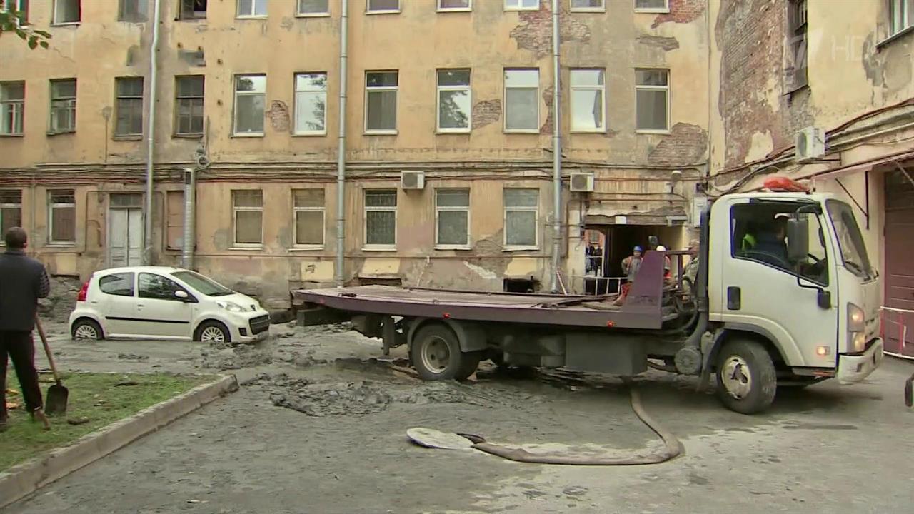Трагедия в Санкт-Петербурге - в результате прорыва теплотрассы погибли посетители кафе