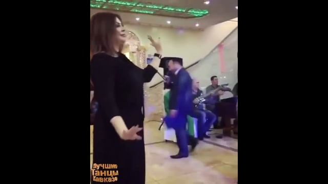 Азербайджанские Красавицы Очаровательно Танцуют и Фотографируются На Свадьбе Азербайджанская свадьб смотреть онлайн