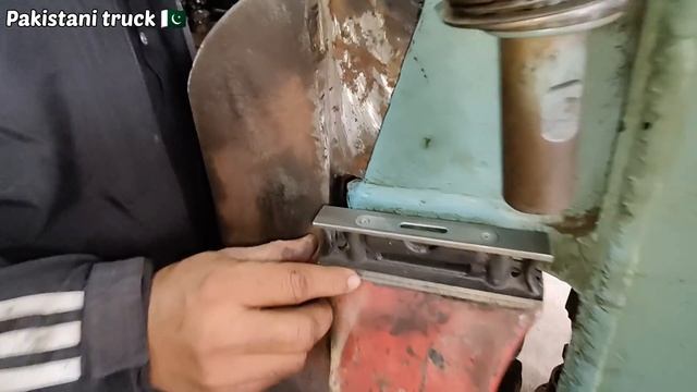 Straightening Curved Front Axle complete process ? Выпрямление криволинейного переднего моста ? смотреть онлайн