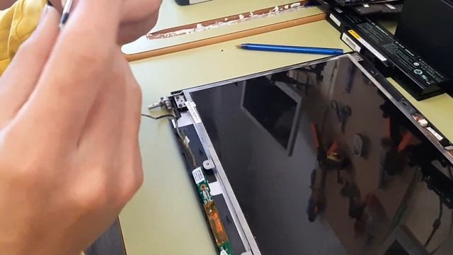 Desmontaje y Montaje NOTEBOOK COMPUTER M665SE смотреть онлайн