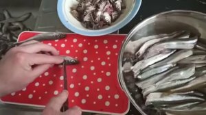 как быстро чистить корюшку #корюшка, #чиститькорюшку