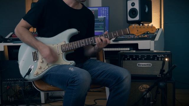 Telecaster (Twisted Tele Pickup) vs Stratocaster (69 Strat Pickup) Comparison смотреть онлайн