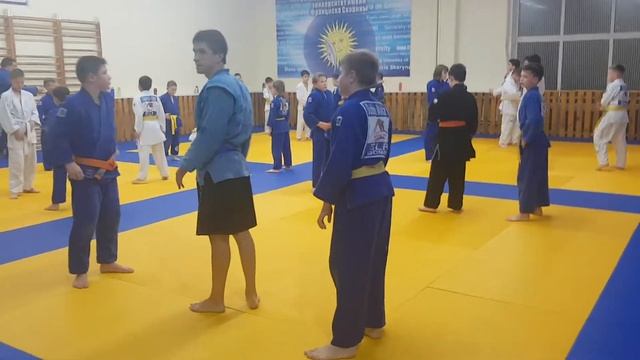 Старшая группа. Зал в университете смотреть онлайн