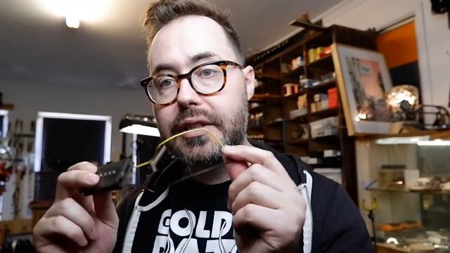 #46 - Pickup Lines - Gross Oversimplifications: Guitar Maintenance Tips & Tricks in ~3 mins смотреть онлайн